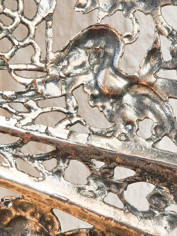 Panera de plata punzonada