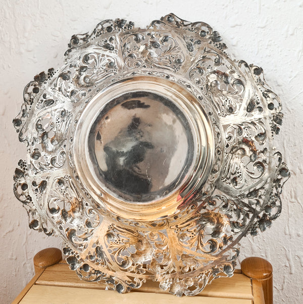 Panera de plata punzonada