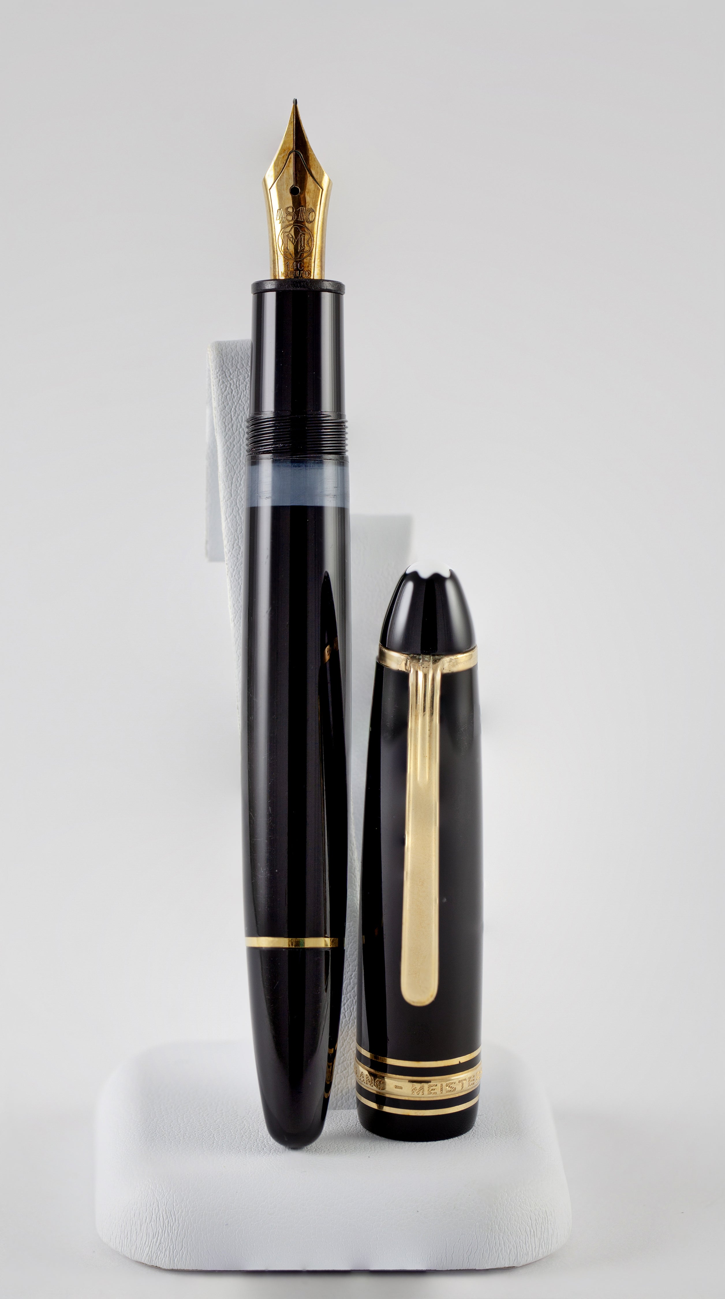 Montblanc Meisterstück 146 Fountain Pen 14k