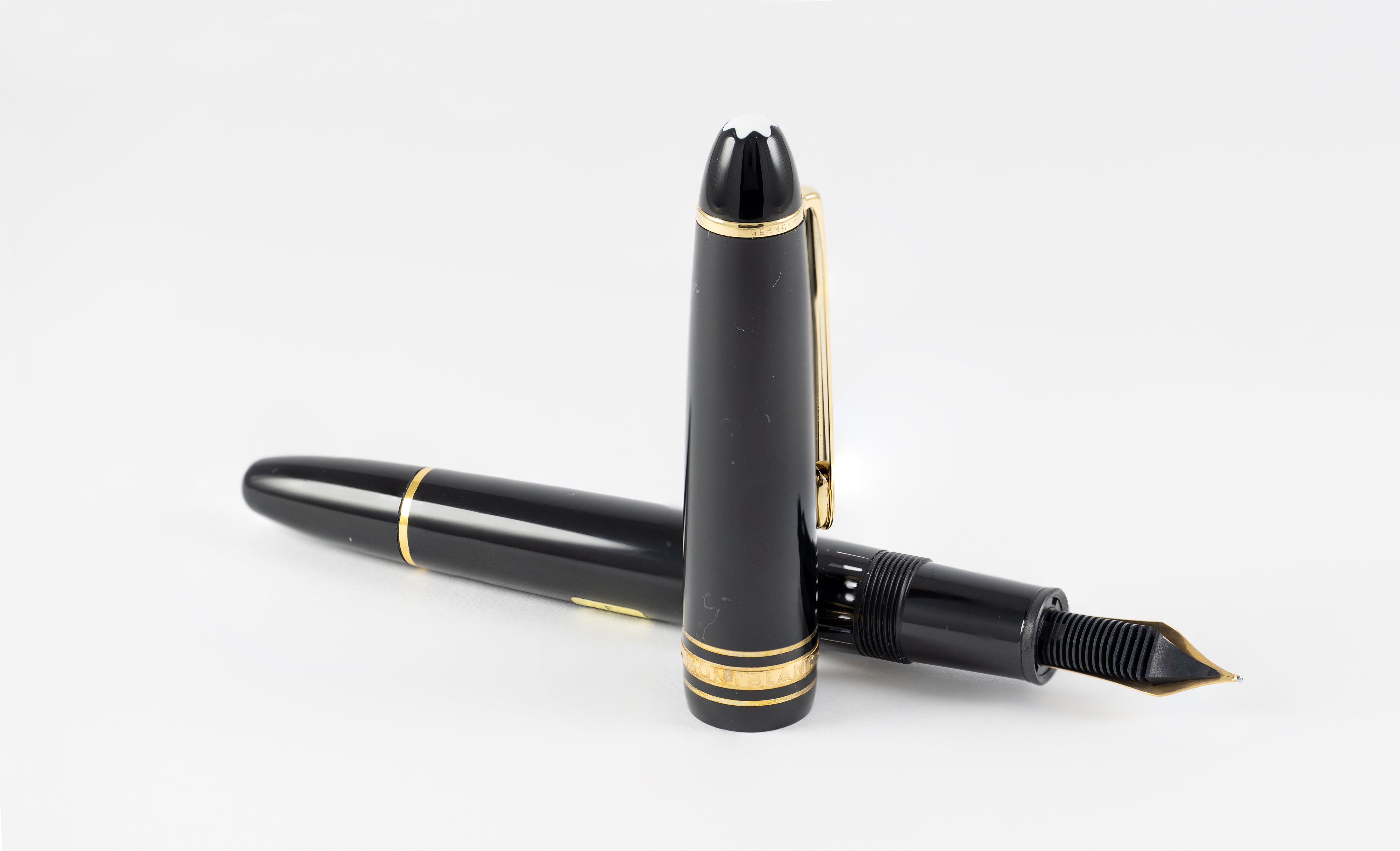 Montblanc Meisterstück Fountain Pen 585 14k Gold Nib