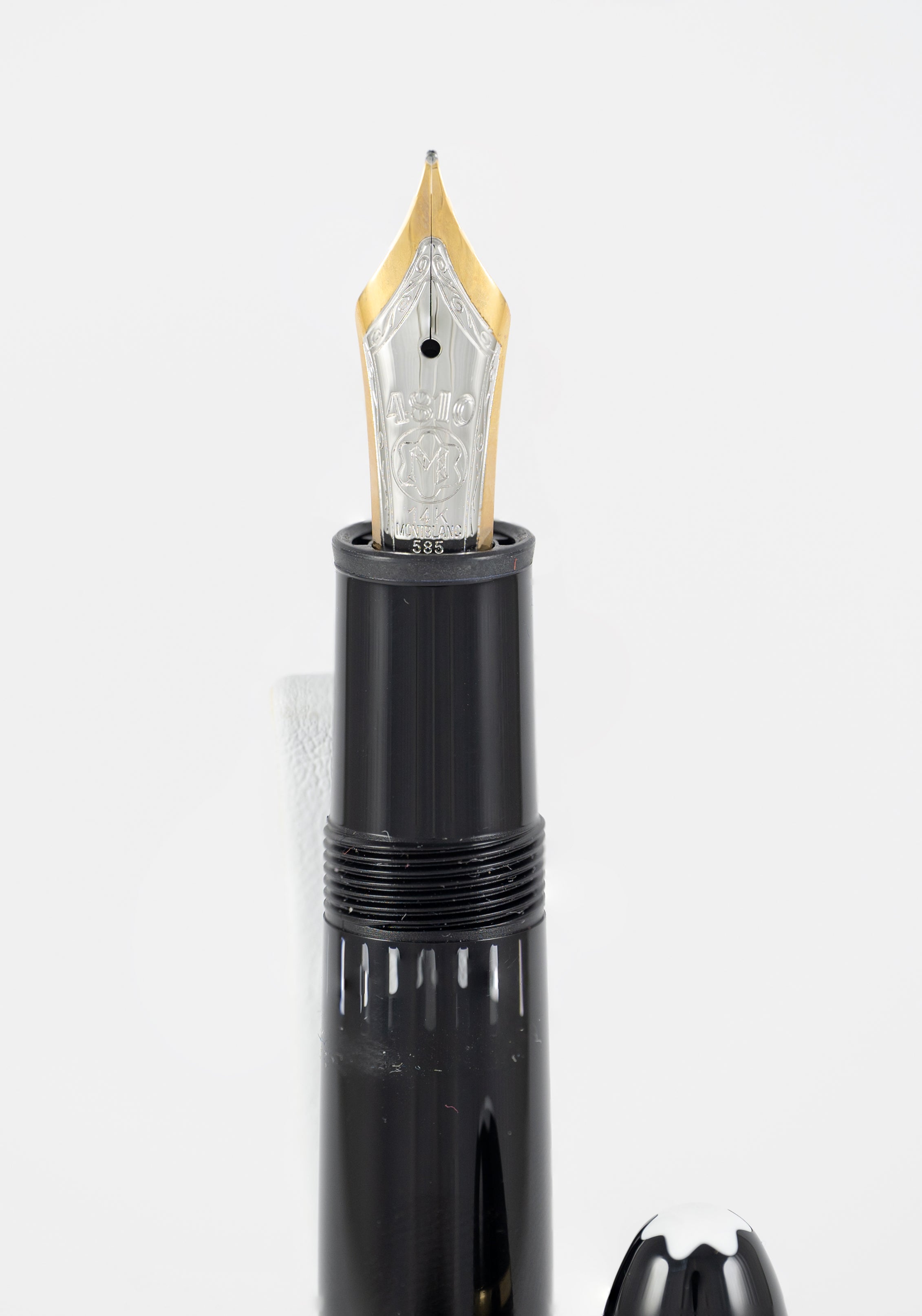 Montblanc Meisterstück Fountain Pen 585 14k Gold Nib