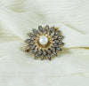 Broche antiguo en oro amarillo 18k y plata con perla y zafiros blancos