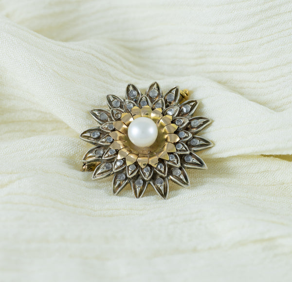 Broche antiguo en oro amarillo 18k y plata con perla y zafiros blancos