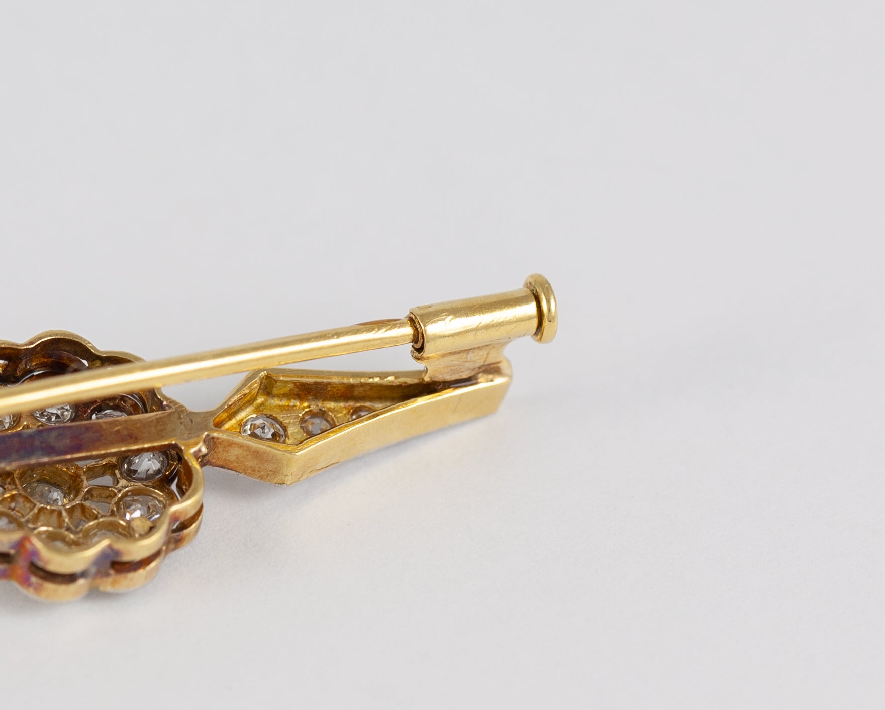 Broche antiguo en oro 18k con brillantes - Mayka Jewels
