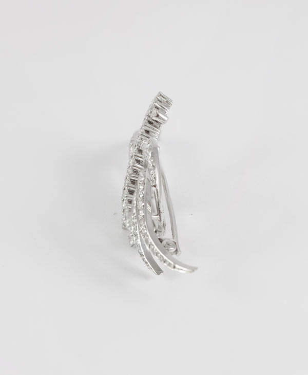 Broche en oro blanco 18k con brillantes 1.58 ct
