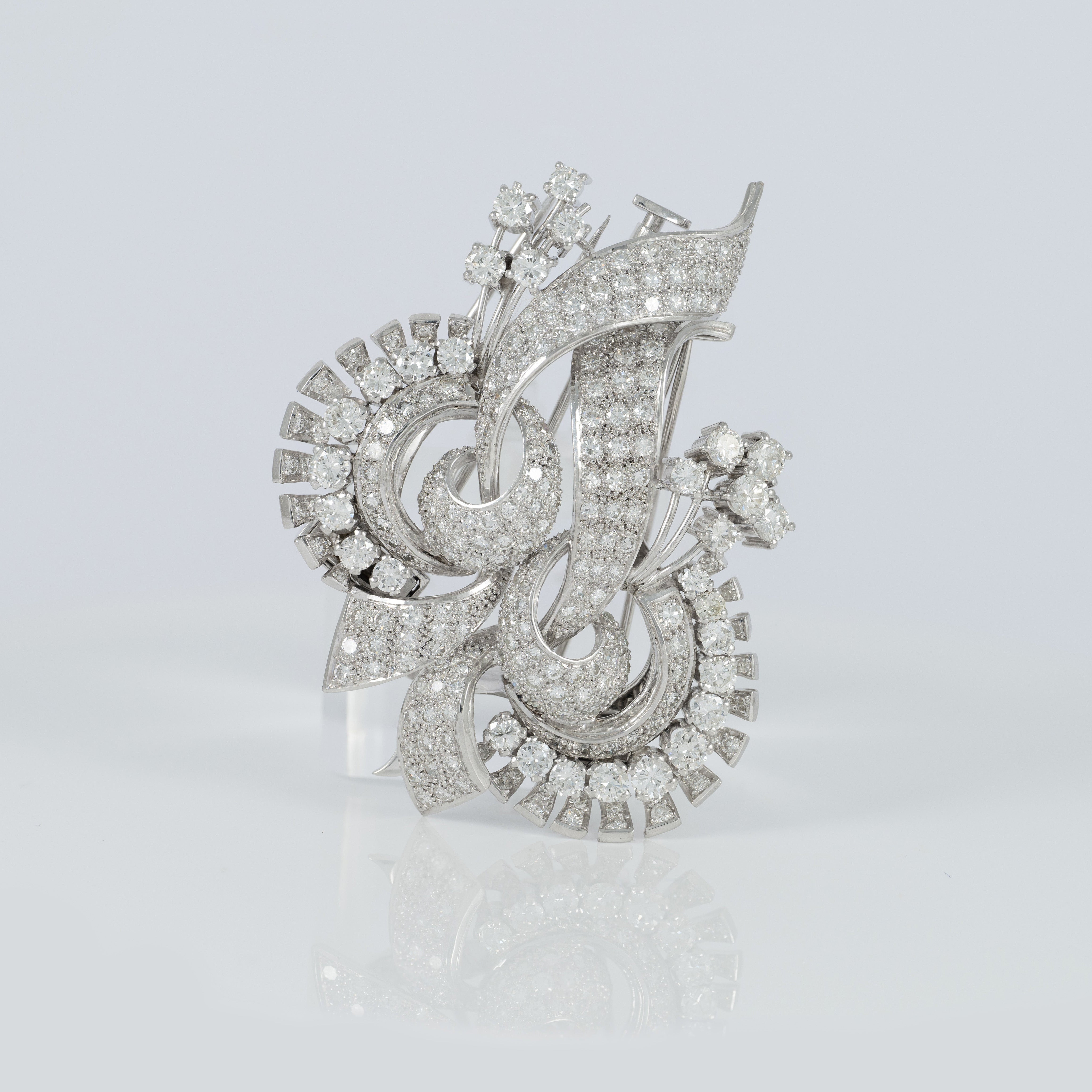 Broche doble en oro blanco 18k con diamantes 10 ct