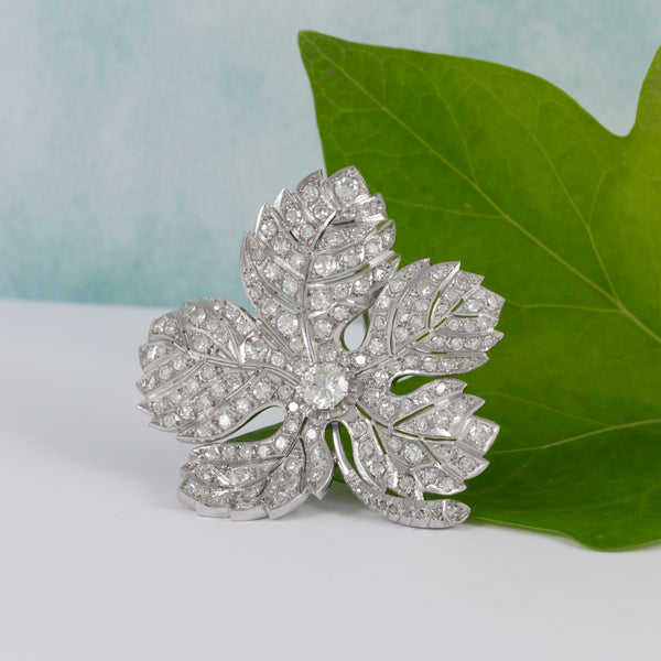 Broche antiguo en oro blanco 18k y diamantes 5.58 ct