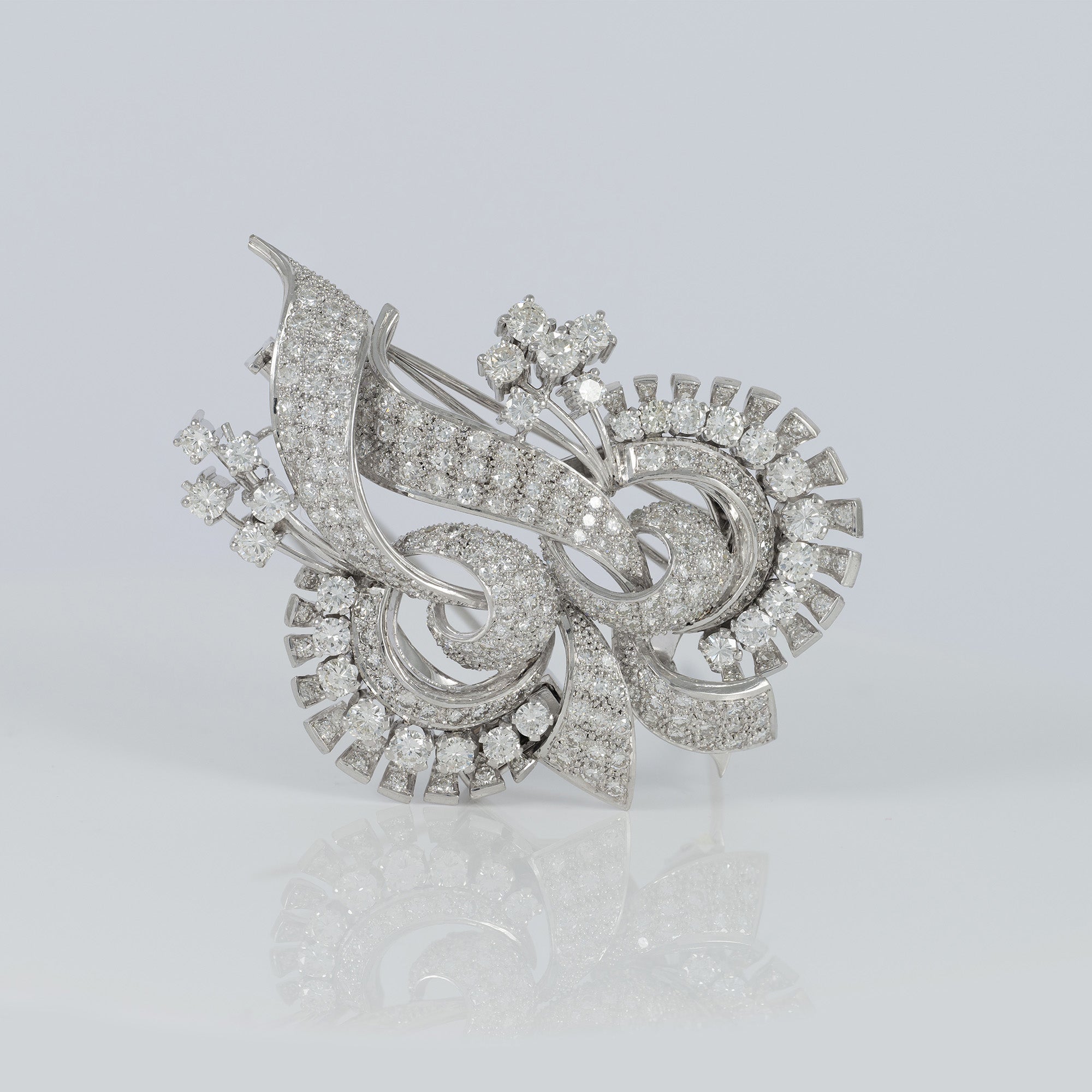 Broche doble en oro blanco 18k con diamantes 10 ct