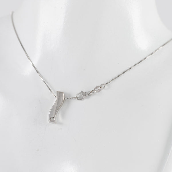 Cadena con colgante en oro blanco 18k con diamantes