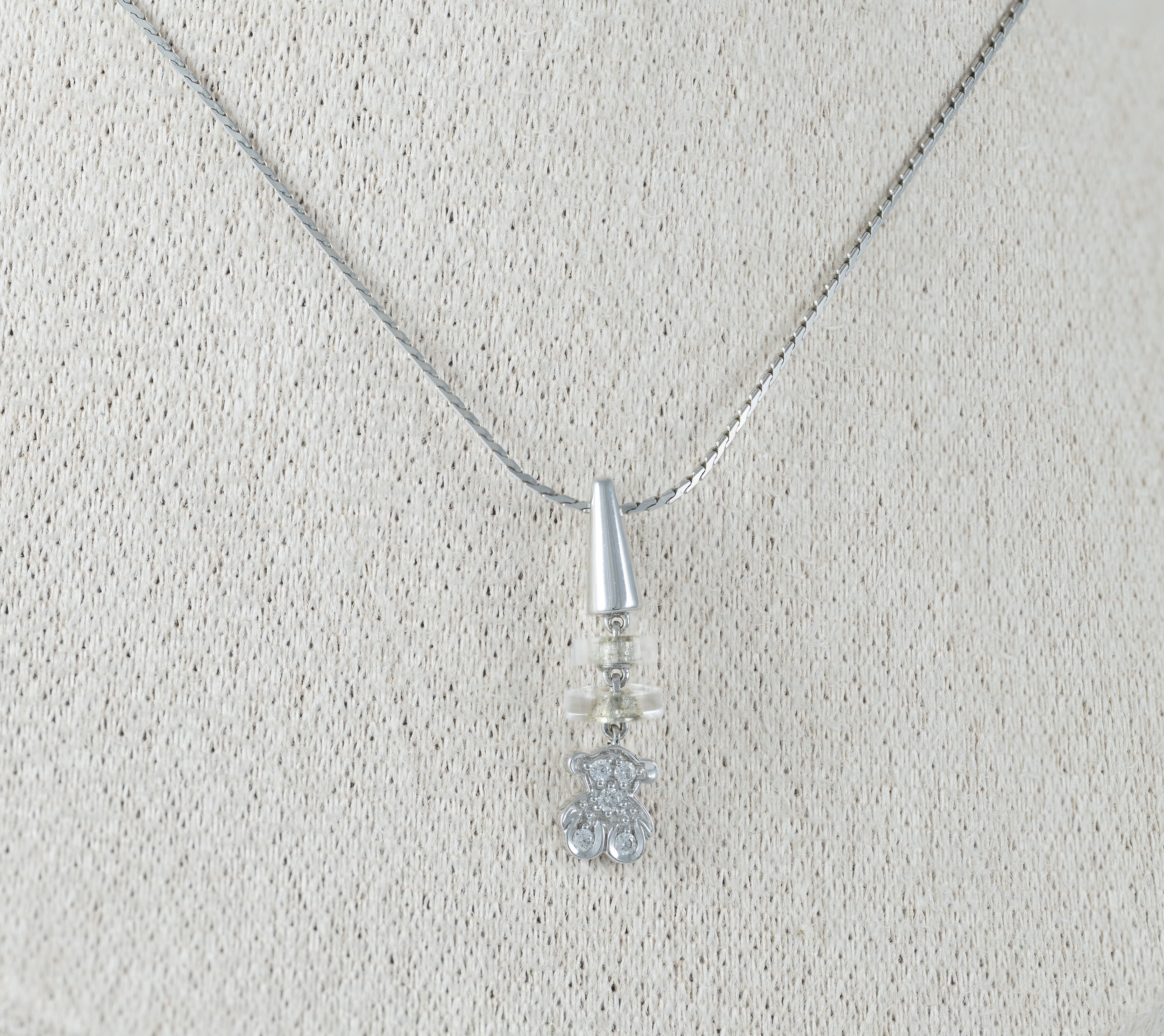 Colgante Tous en oro blanco 18k y diamantes motivo oso Tous Bear