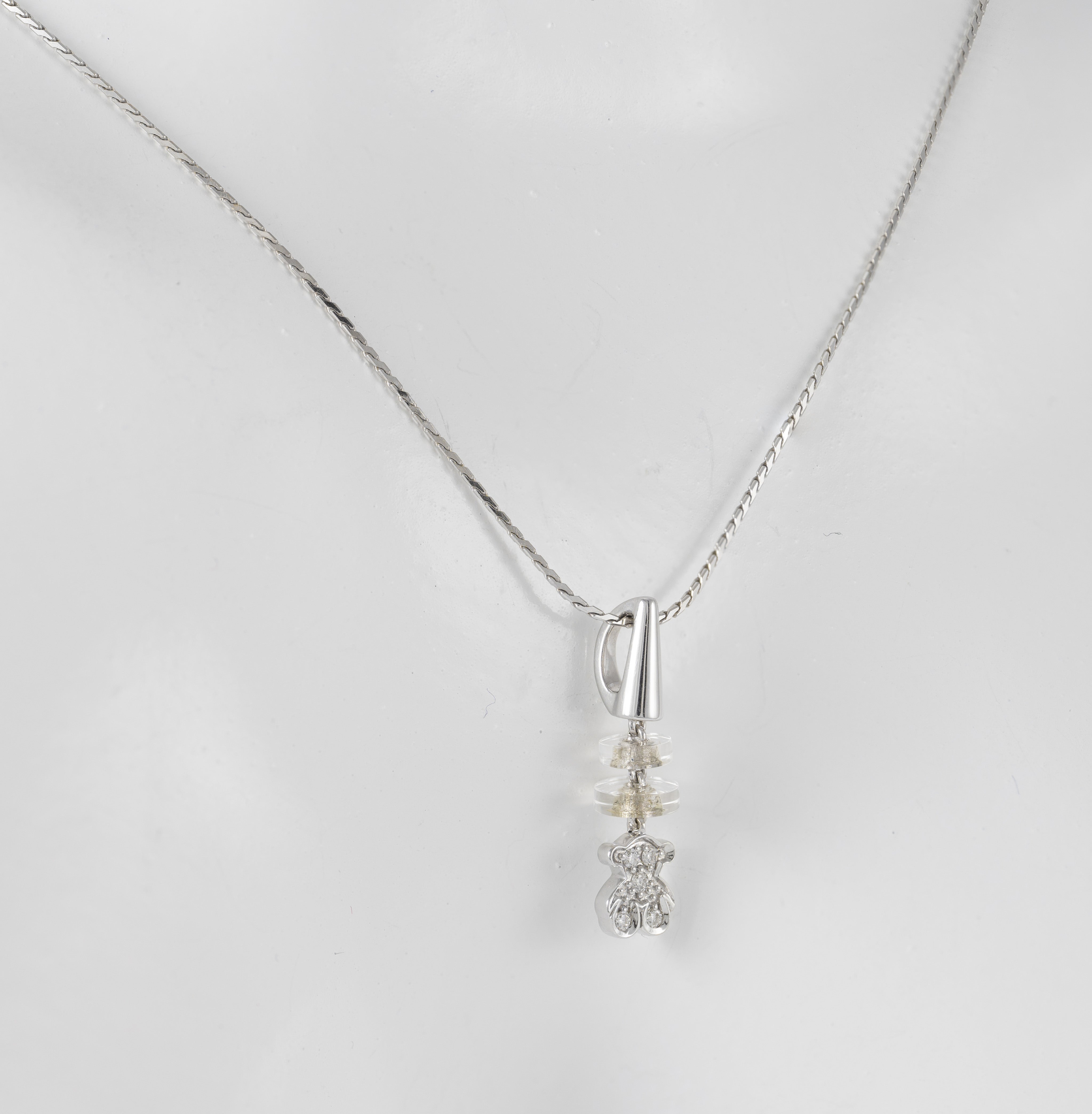Colgante Tous en oro blanco 18k y diamantes motivo oso Tous Bear