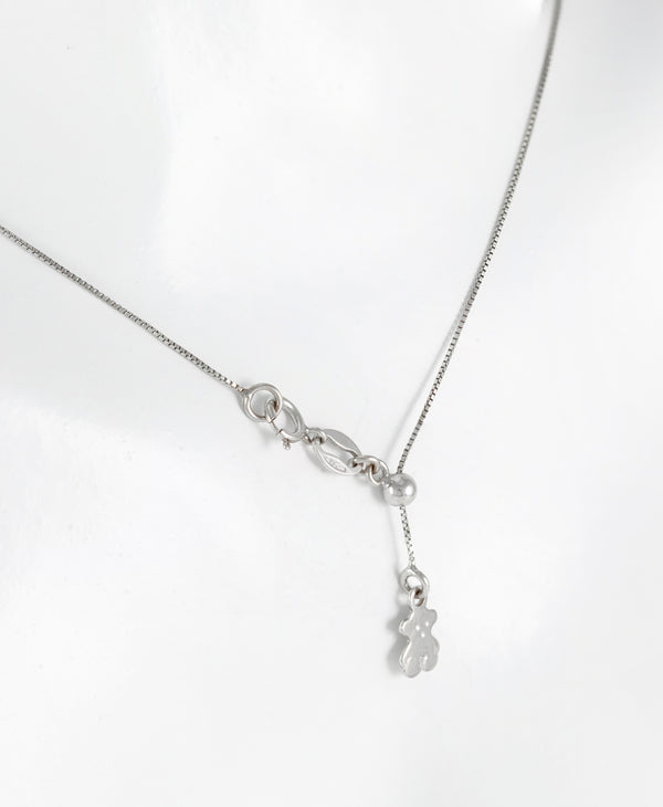 Cadena Tous ajustable en oro blanco 18k con colgante oso
