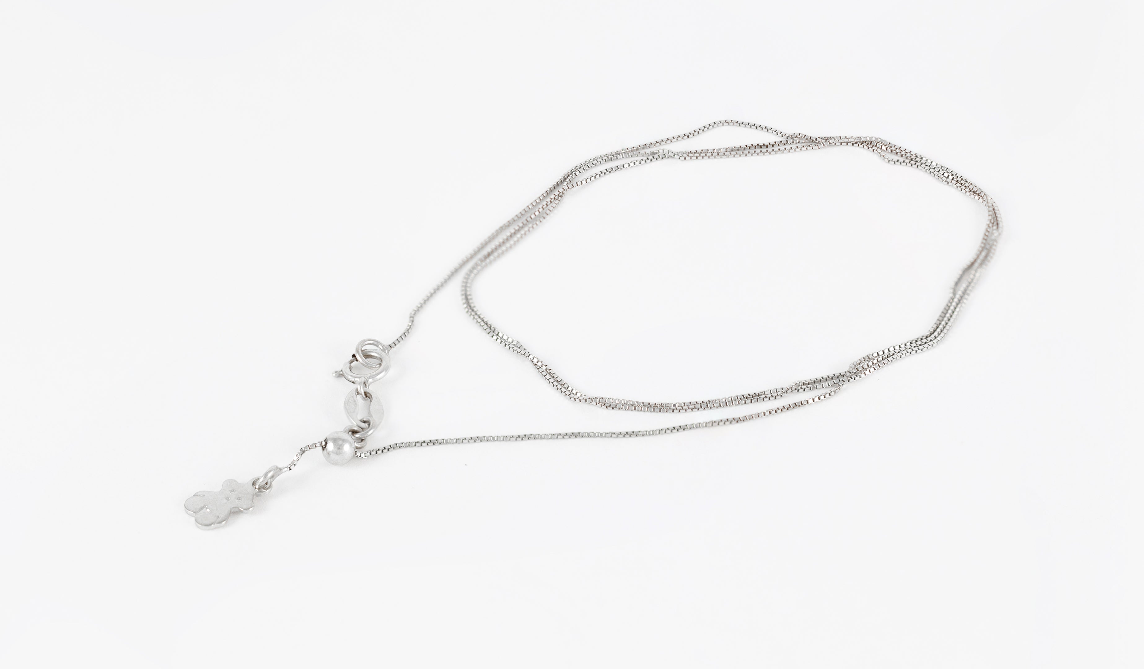 Cadena Tous ajustable en oro blanco 18k con colgante oso