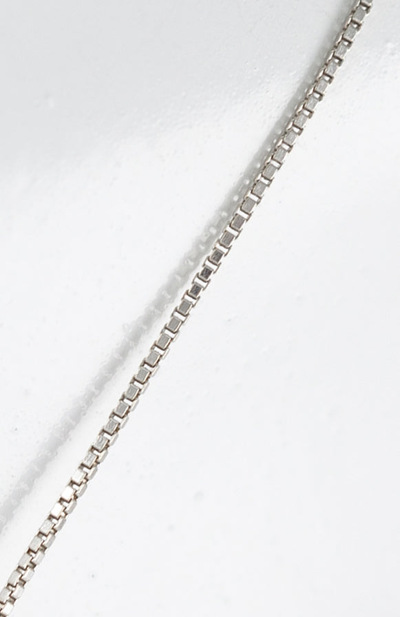 Cadena Tous ajustable en oro blanco 18k con colgante oso