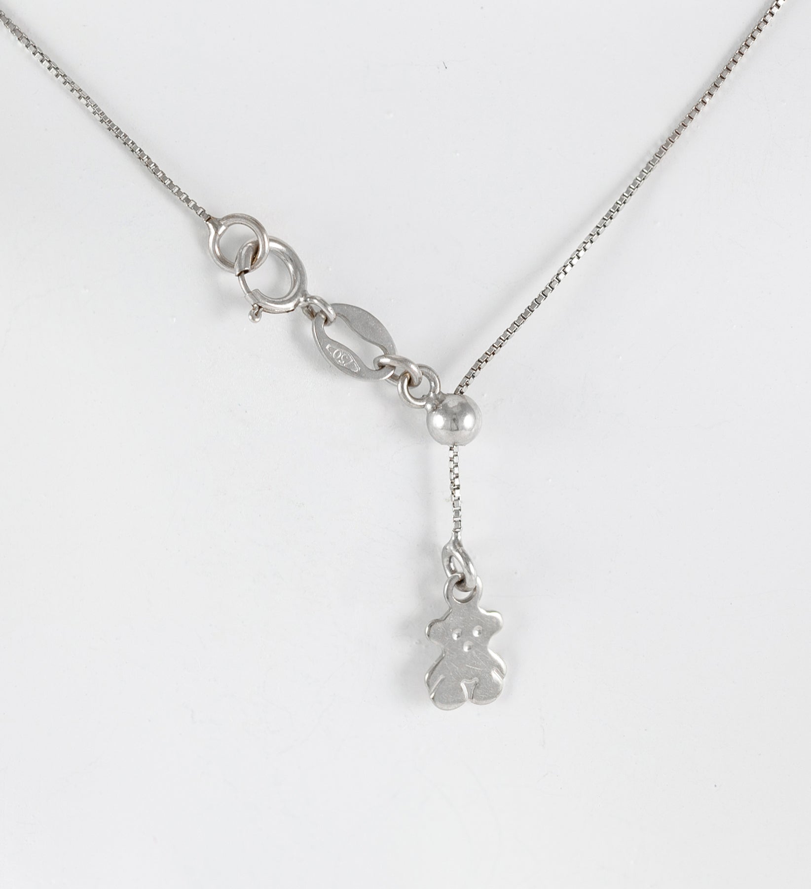 Cadena Tous ajustable en oro blanco 18k con colgante oso