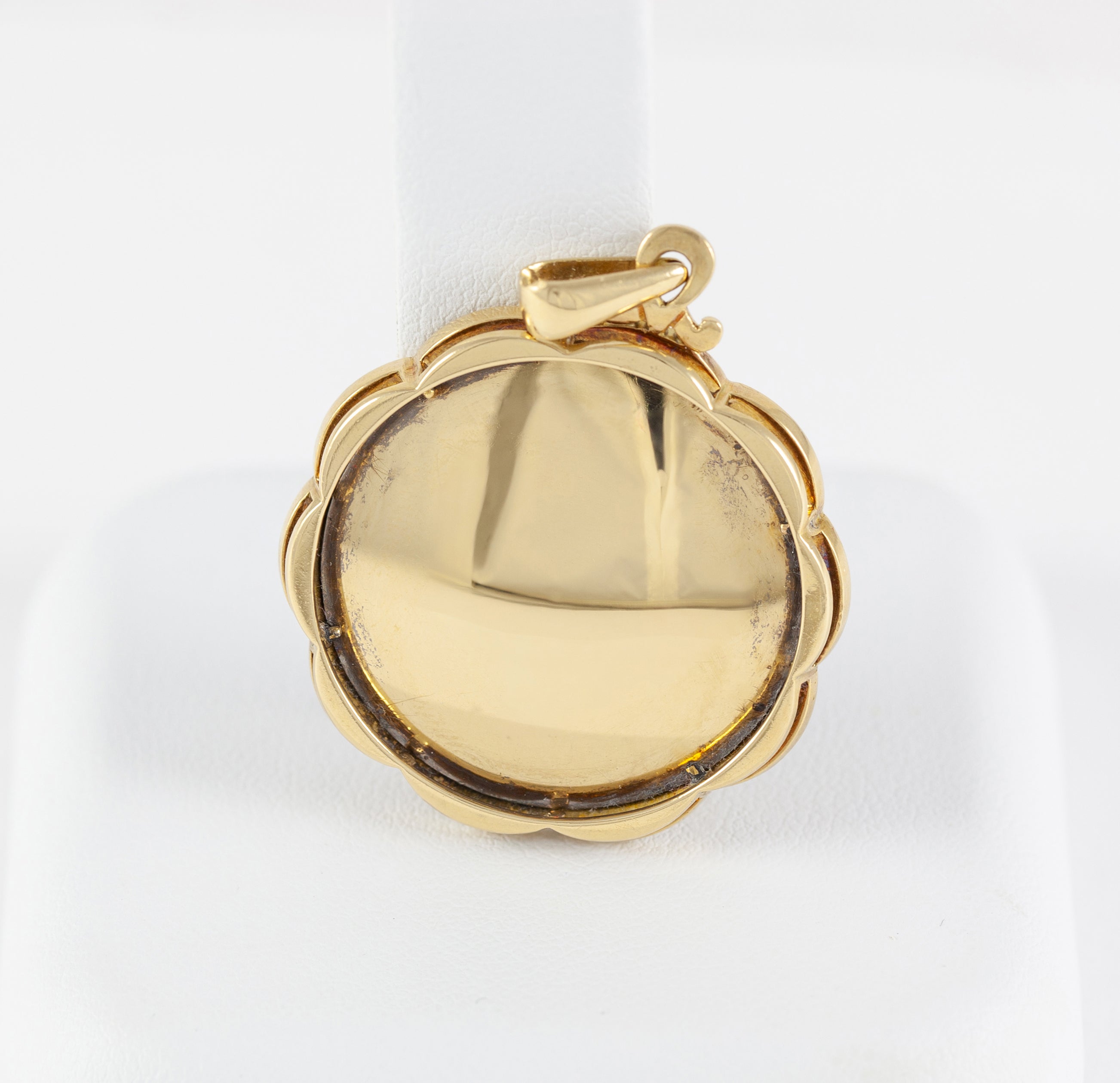 Colgante antiguo de oro amarillo 18k y porcelana esmaltada