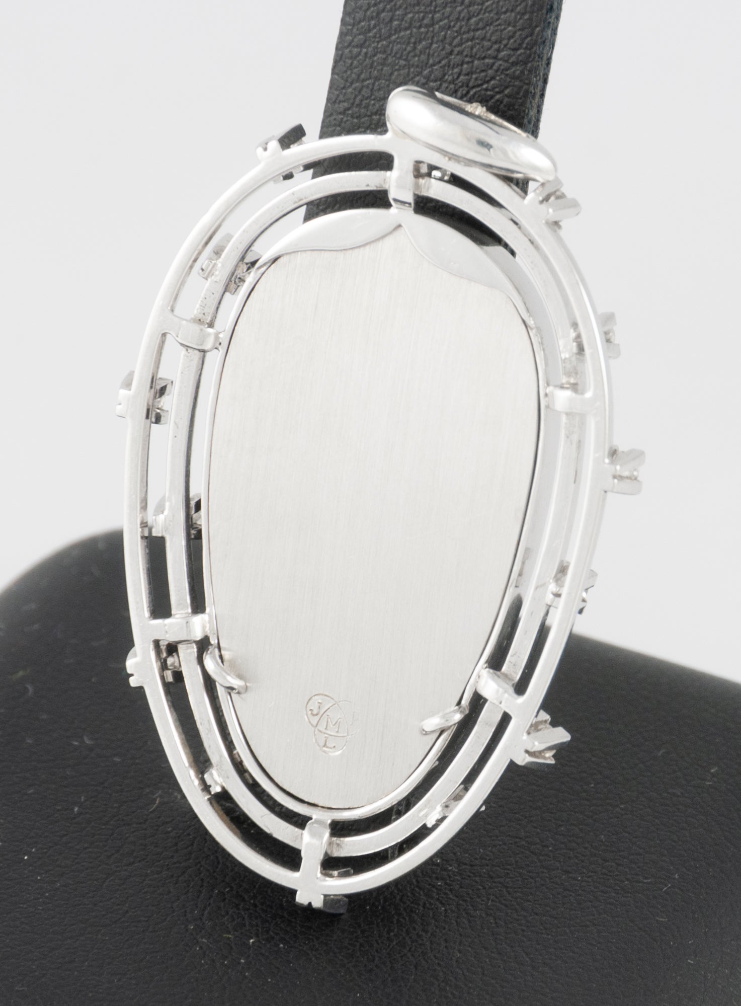 Colgante antiguo oro blanco 18k, brillantes y porcelana esmaltada