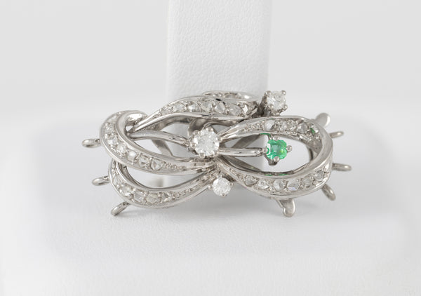 Broche-cierre de collar antiguo en oro blanco 18k con esmeralda y diamantes