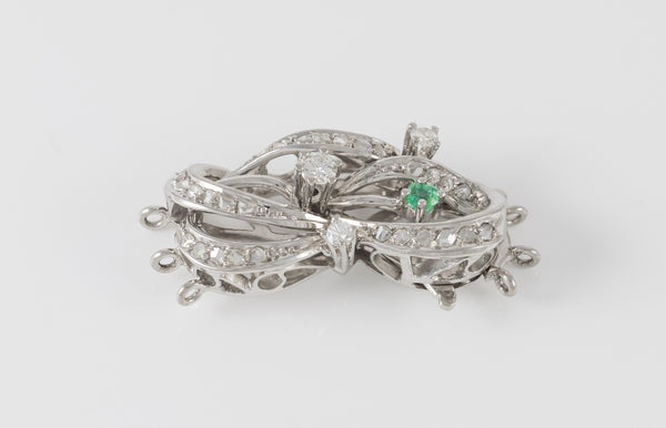 Broche-cierre de collar antiguo en oro blanco 18k con esmeralda y diamantes