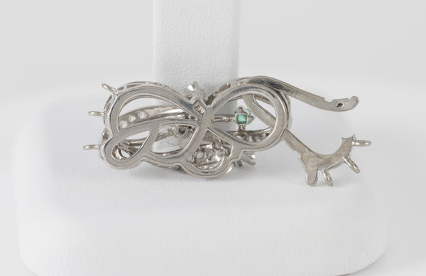 Broche-cierre de collar antiguo en oro blanco 18k con esmeralda y diamantes