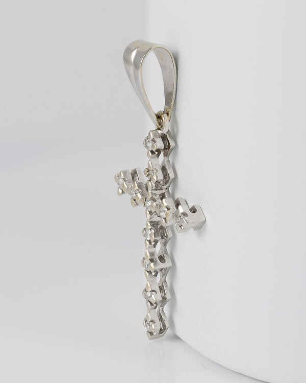Colgante cruz antiguo en oro blanco 18k con diamantes