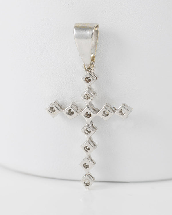 Colgante cruz antiguo en oro blanco 18k con diamantes