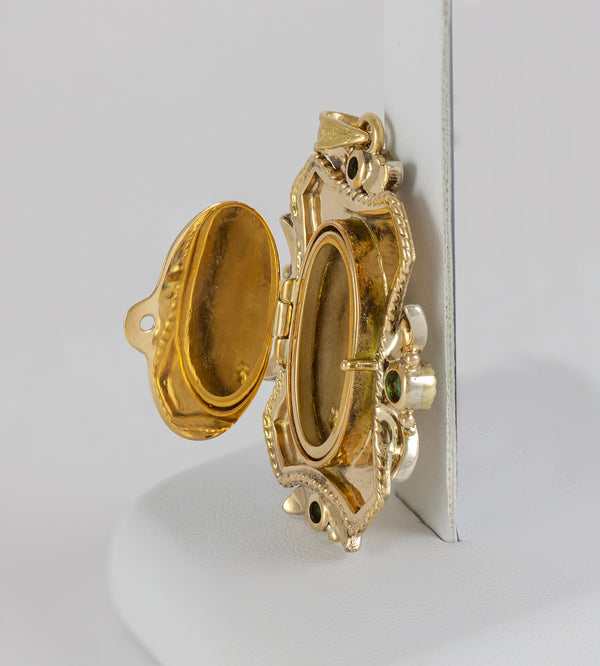 Colgante antiguo en oro amarillo 18k con diamantes y esmeraldas