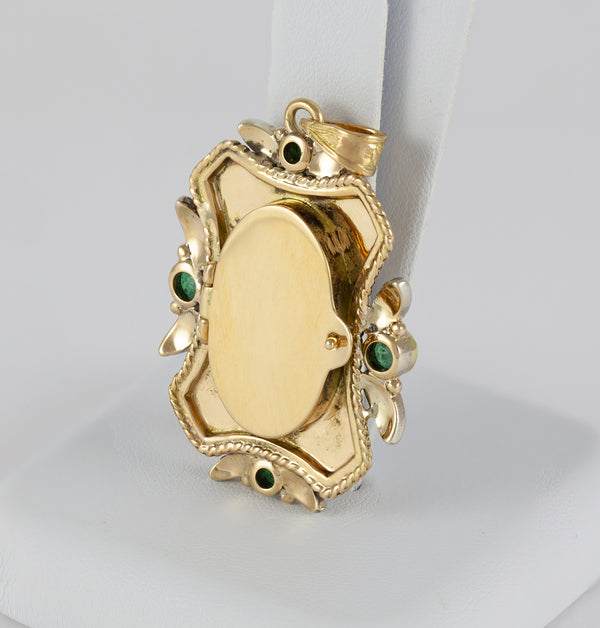 Colgante antiguo en oro amarillo 18k con diamantes y esmeraldas