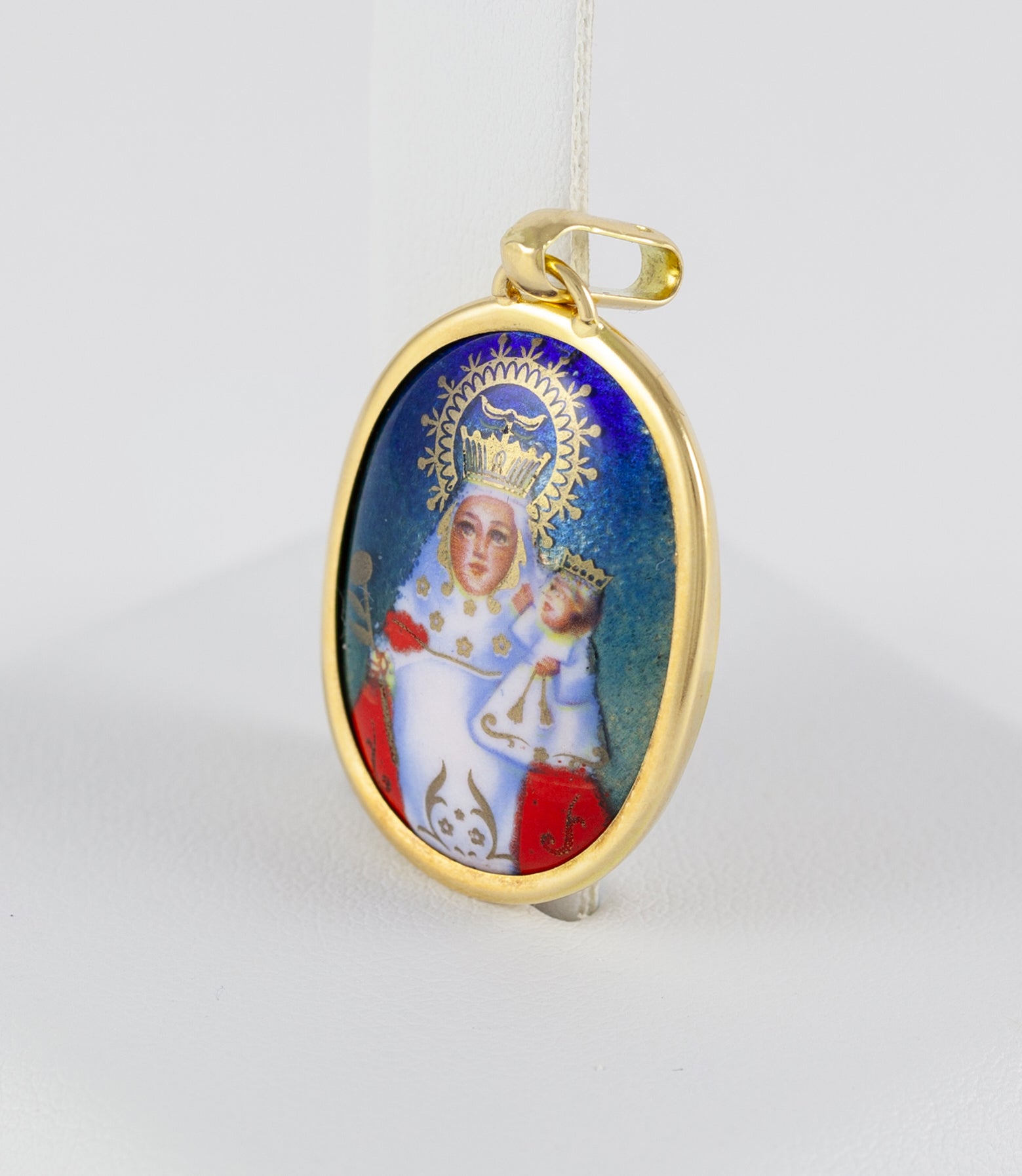 Colgante en oro amarillo 18k y porcelana esmaltada