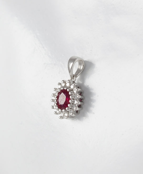 Colgante en oro blanco 18k con rubí y brillantes
