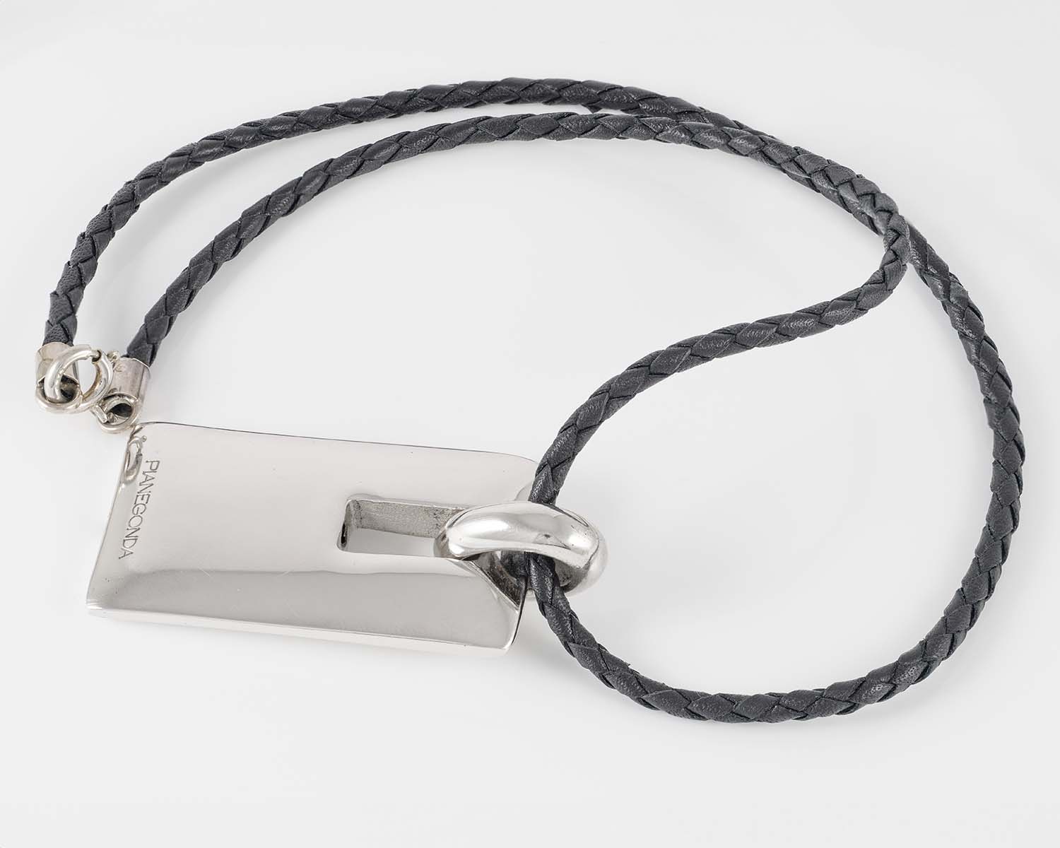 Colgante Pianegonda en plata 925 con cordón de cuero
