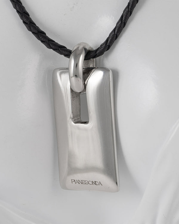 Colgante Pianegonda en plata 925 con cordón de cuero