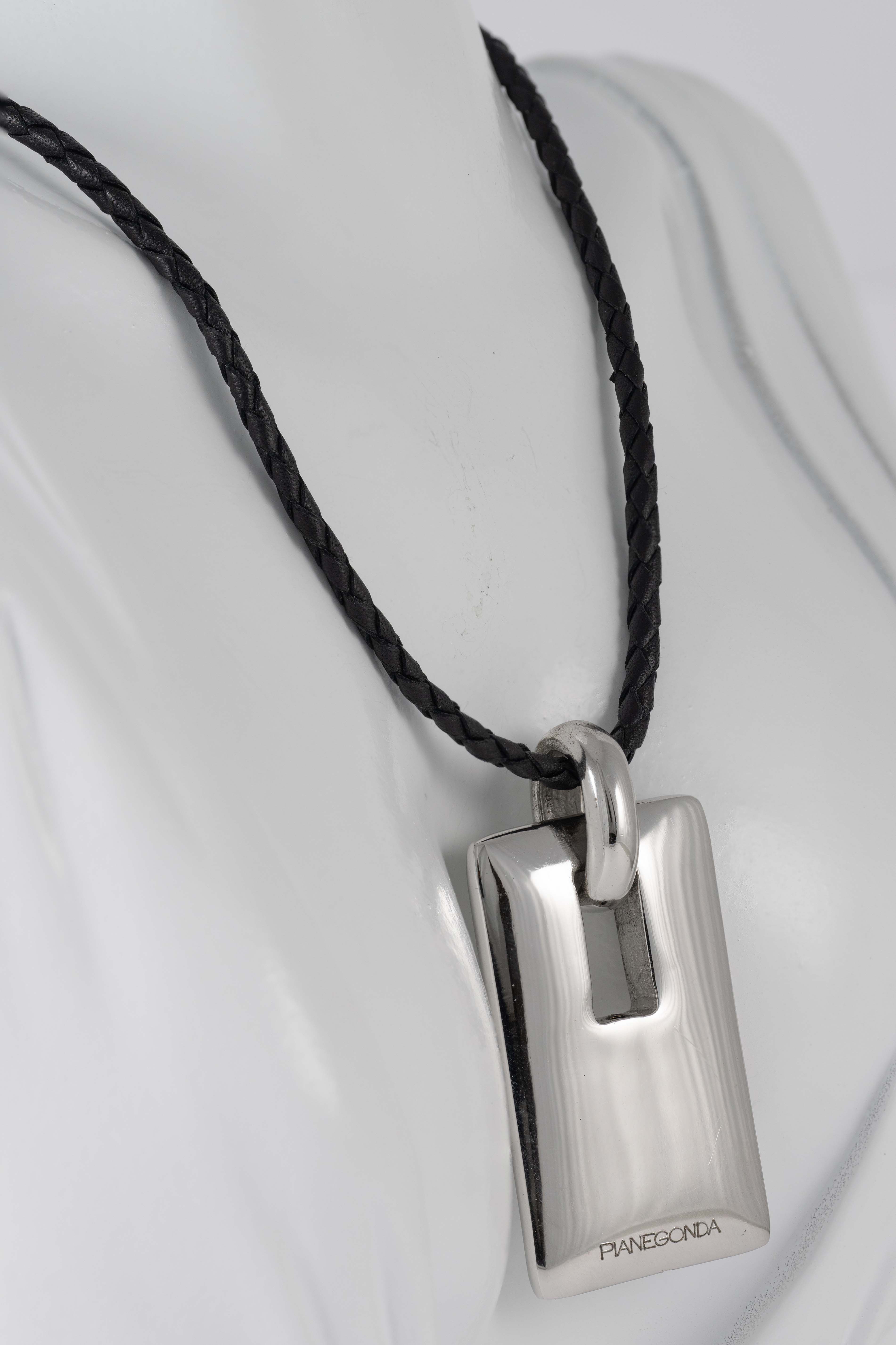 Colgante Pianegonda en plata 925 con cordón de cuero