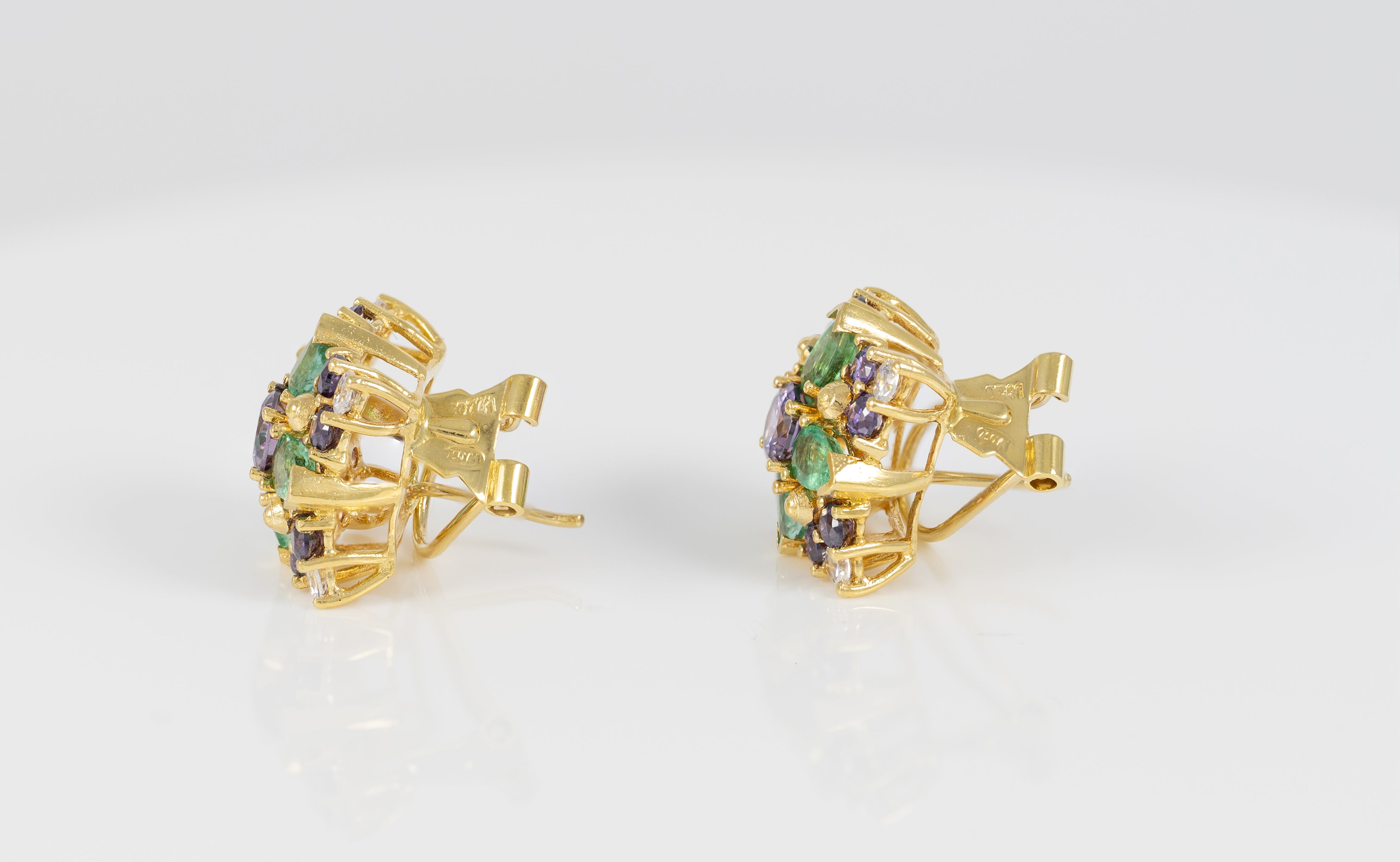 Conjunto Anillo y Pendientes en oro amarillo 18k con esmeraldas, amatistas y brillantes