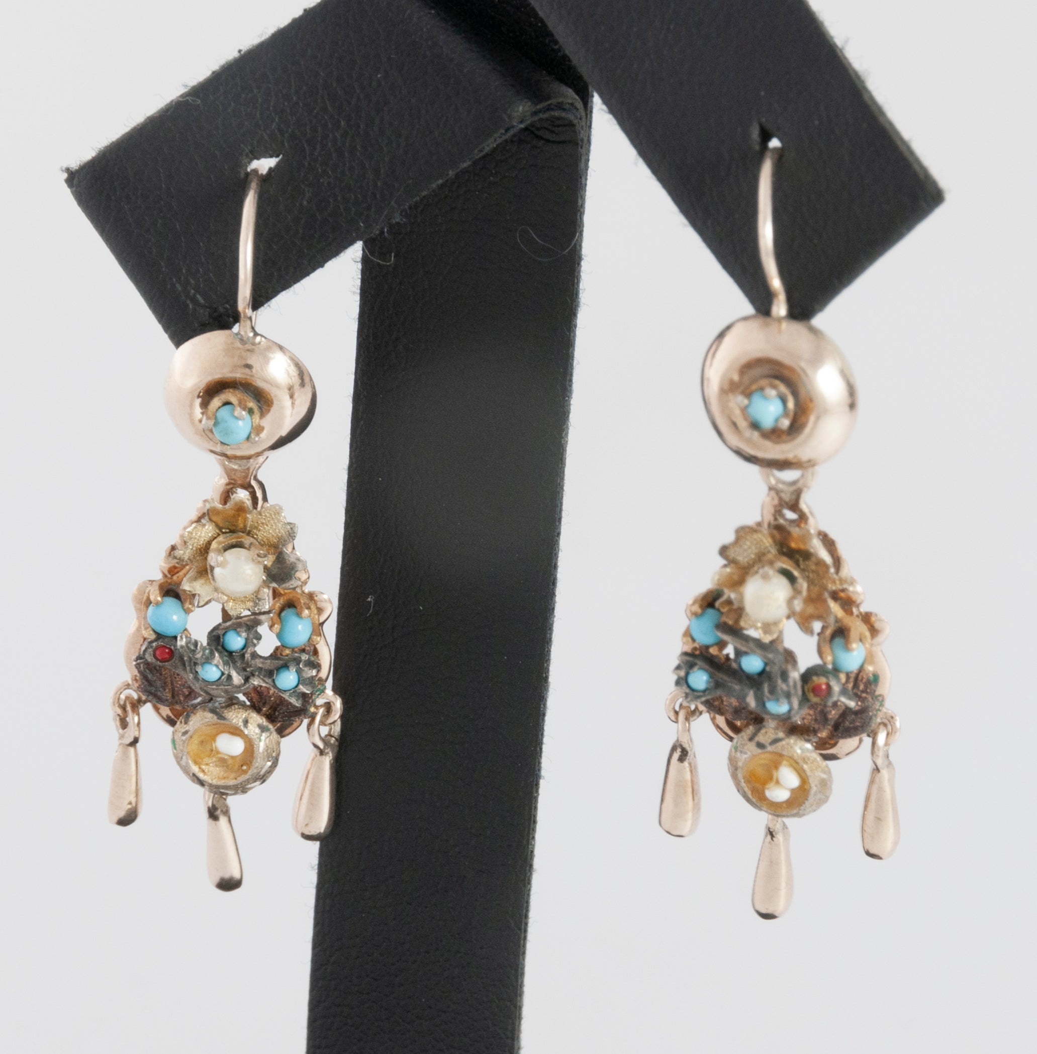 Conjunto antiguo broche colgante y pendientes en oro 14k con turquesas, perlas y rubíes