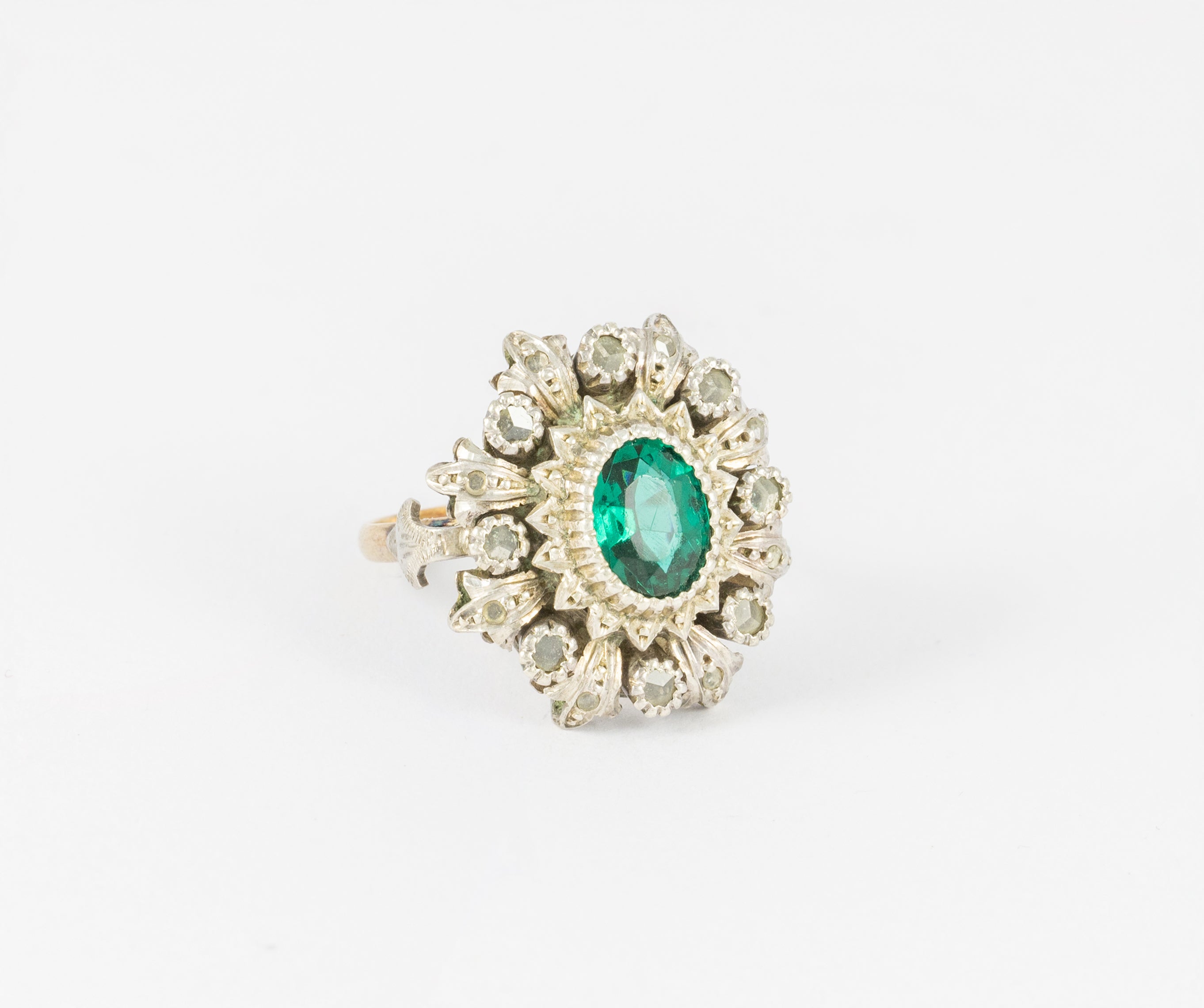 Conjunto broche pendientes y anillo en oro amarillo 18k y plata