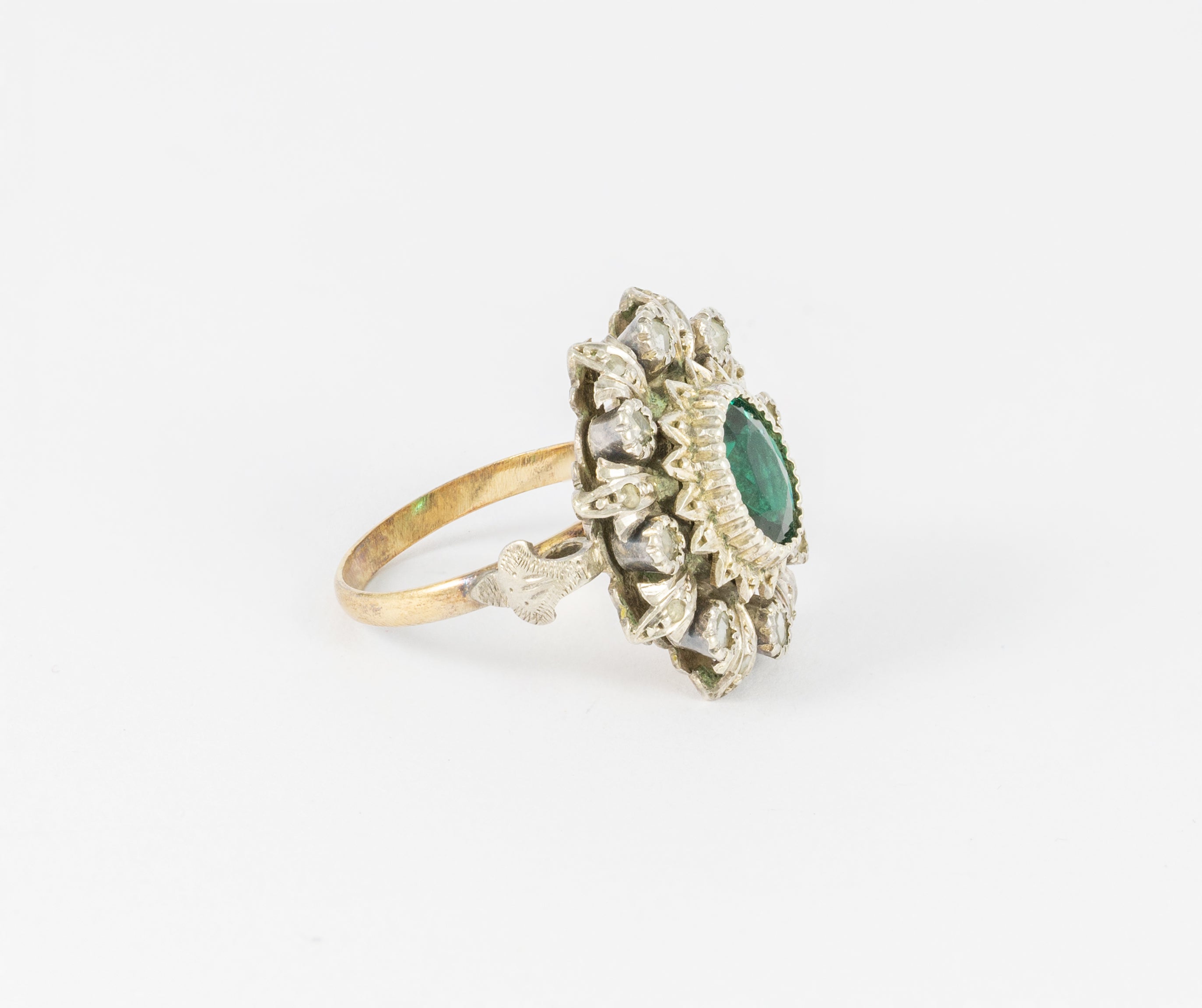 Conjunto broche pendientes y anillo en oro amarillo 18k y plata