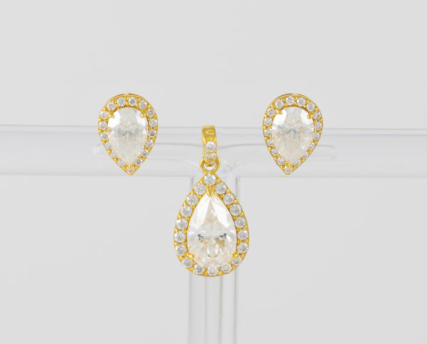 Conjunto de Colgante y Pendientes en oro amarillo 18k y moissanitas