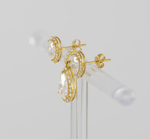 Conjunto de Colgante y Pendientes en oro amarillo 18k y moissanitas