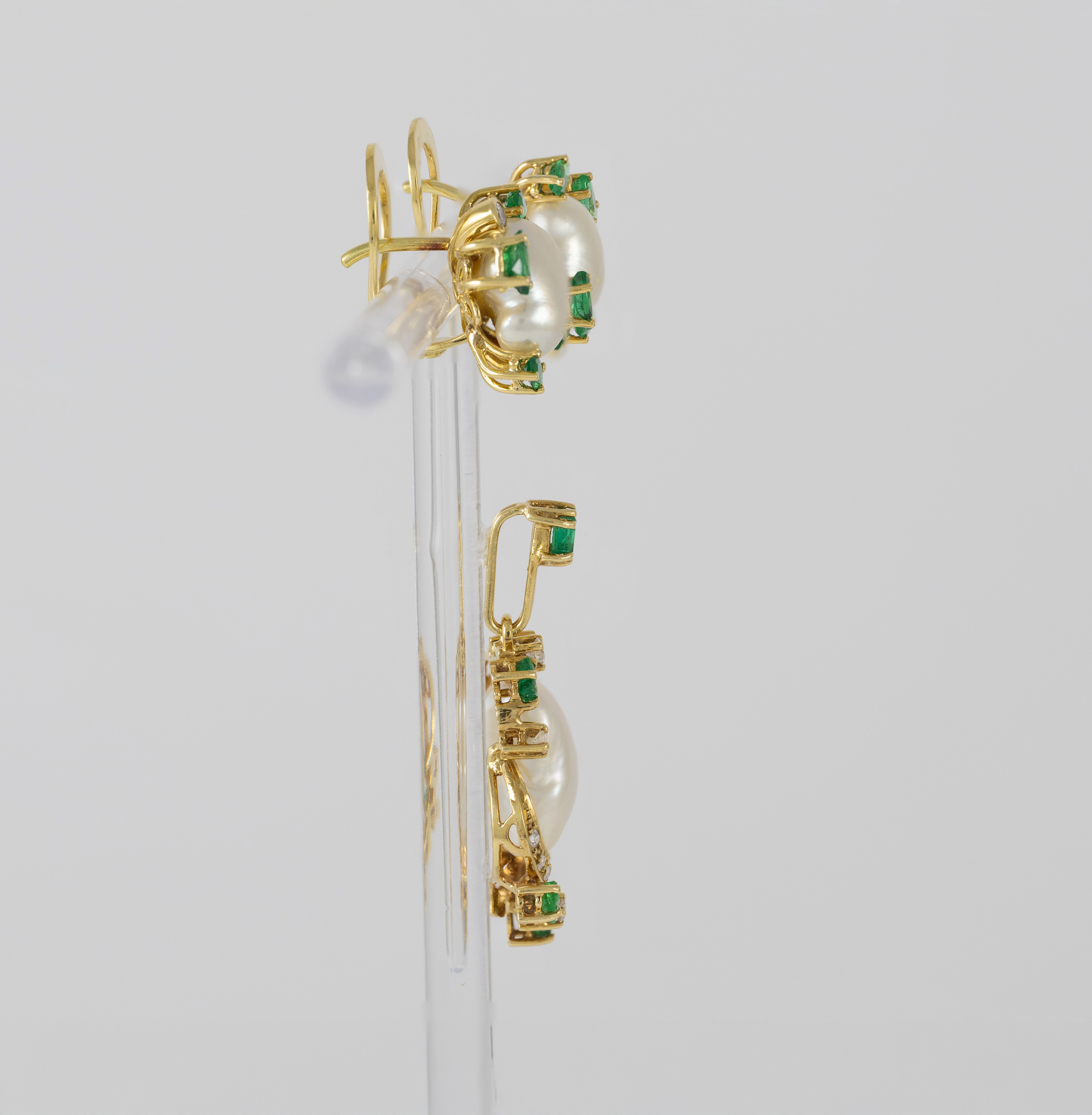 Conjunto Colgante y Pendientes en oro amarillo 18k con esmeraldas y brillantes