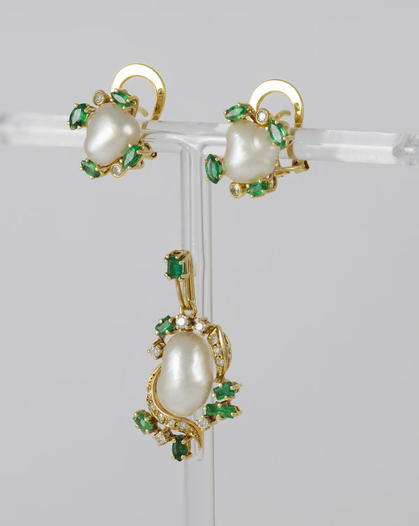 Conjunto Colgante y Pendientes en oro amarillo 18k con esmeraldas y brillantes