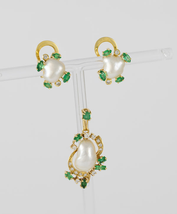 Conjunto Colgante y Pendientes en oro amarillo 18k con esmeraldas y brillantes