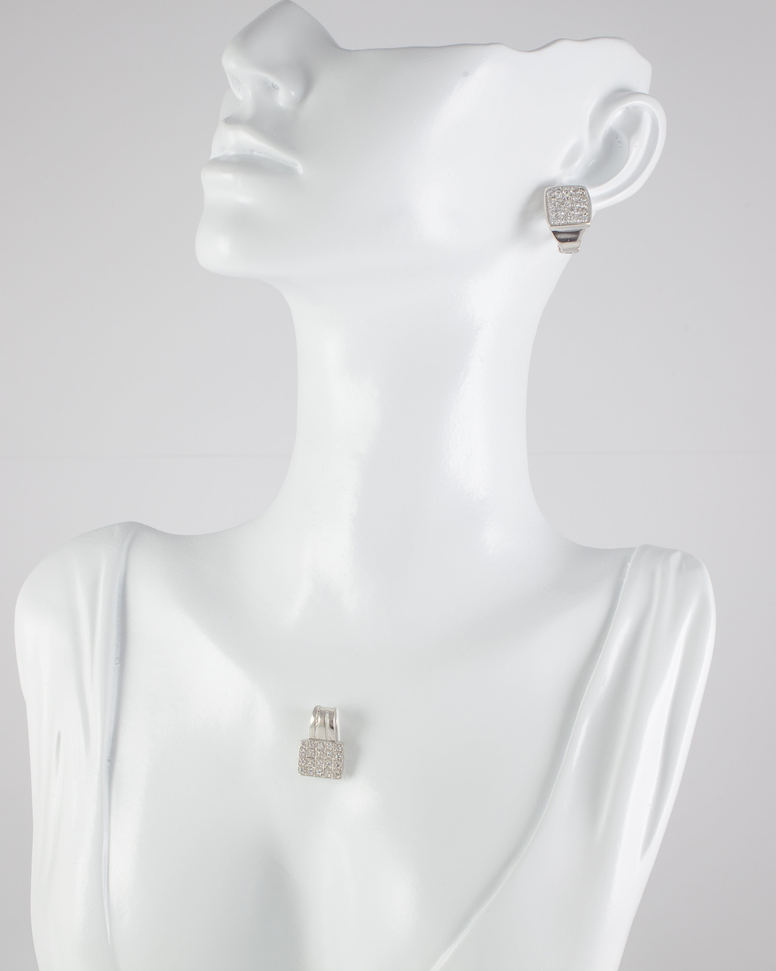 Conjunto pendientes y colgante en oro blanco 18k y brillantes