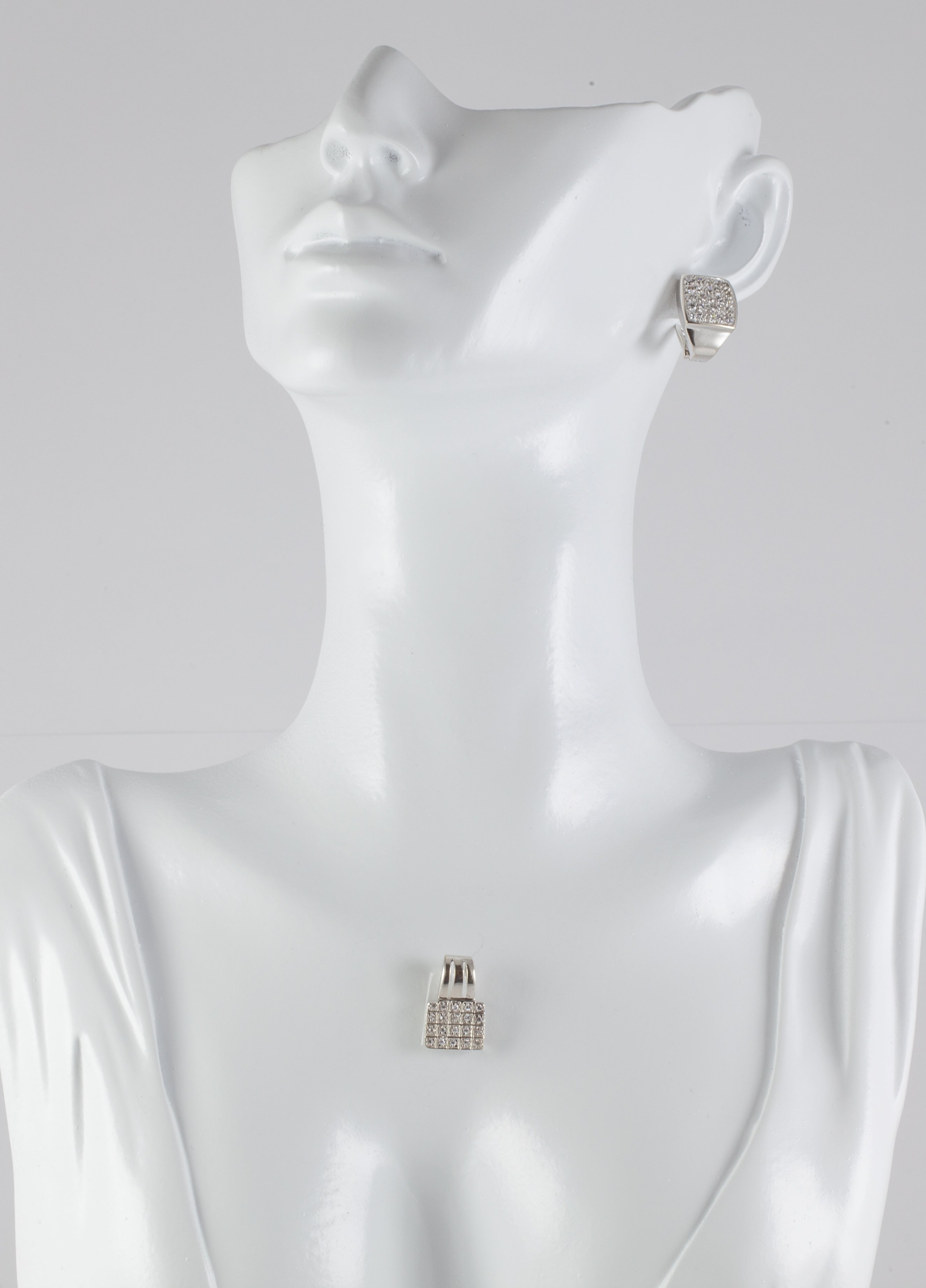 Conjunto pendientes y colgante en oro blanco 18k y brillantes