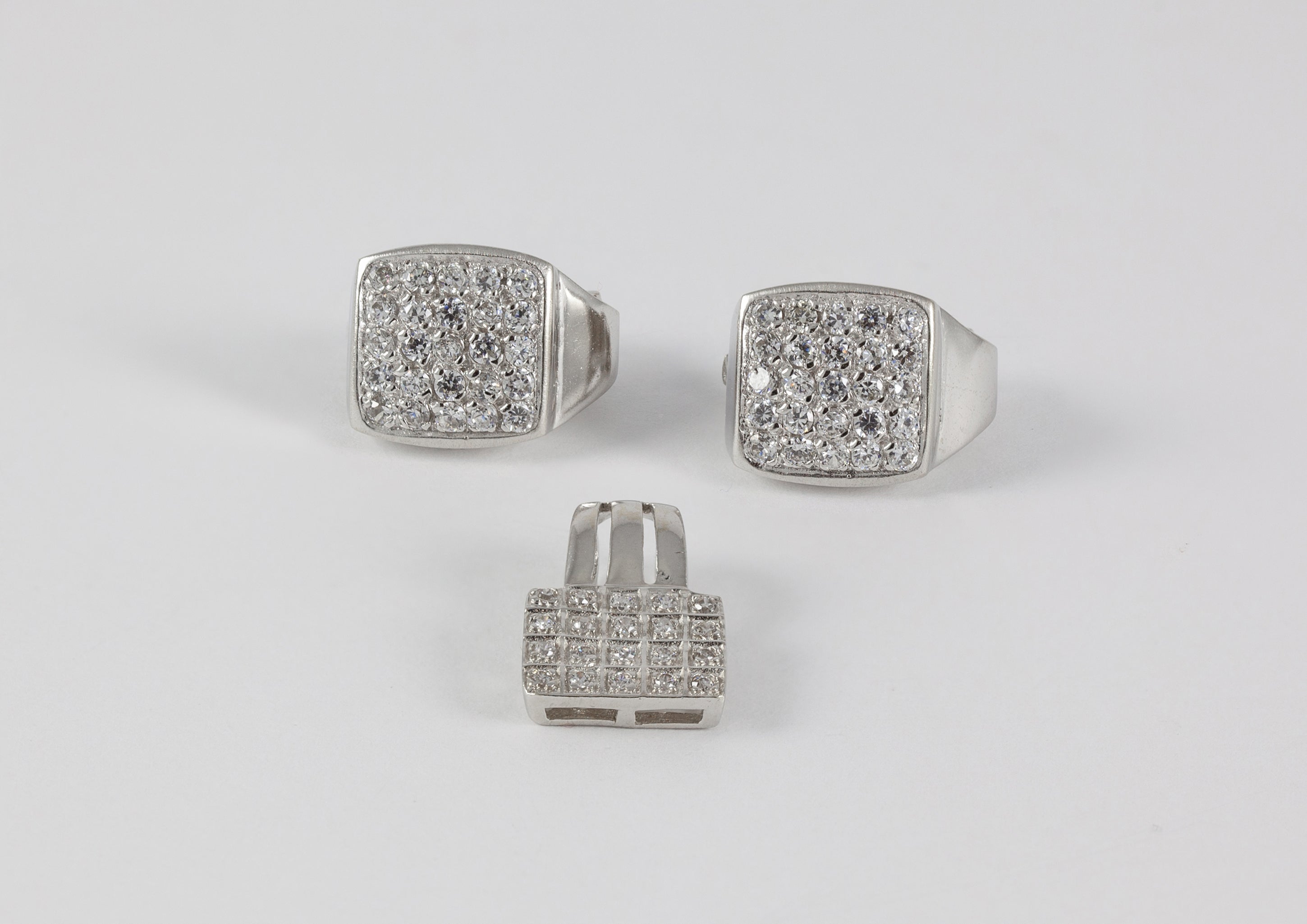 Conjunto pendientes y colgante en oro blanco 18k y brillantes