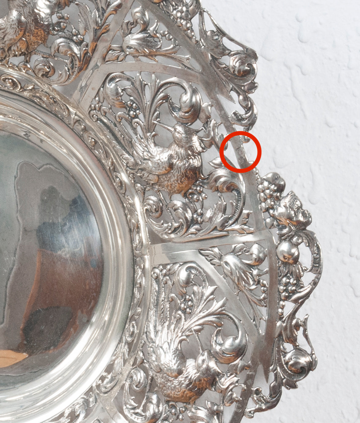 Panera de plata punzonada