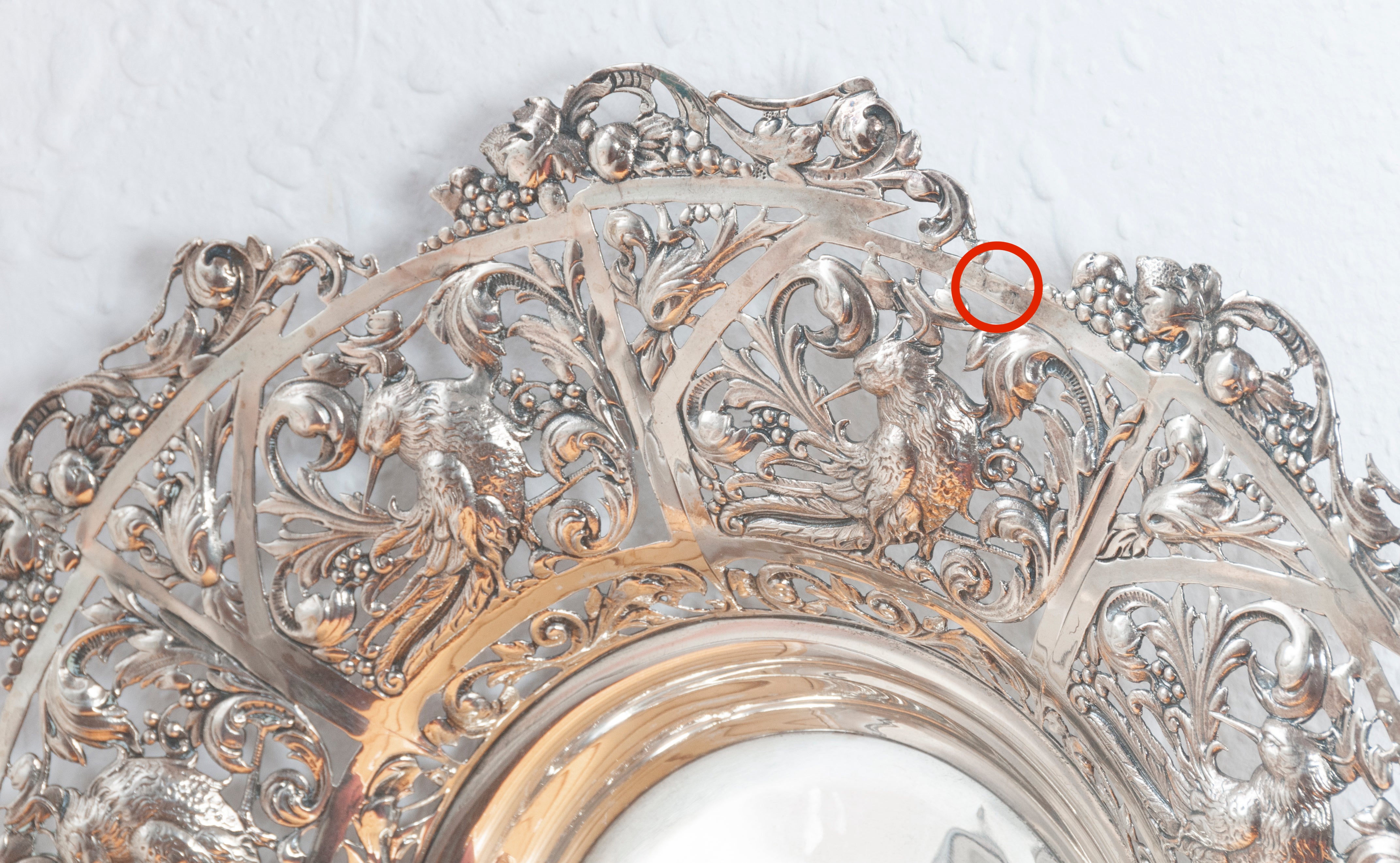 Panera de plata punzonada