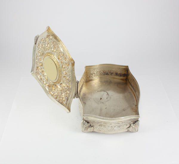 Caja joyero de plata decoración repujado y detalle esmaltado