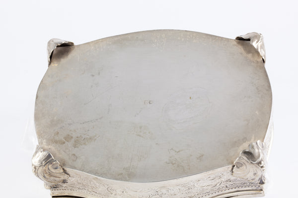 Caja joyero de plata decoración repujado y detalle esmaltado