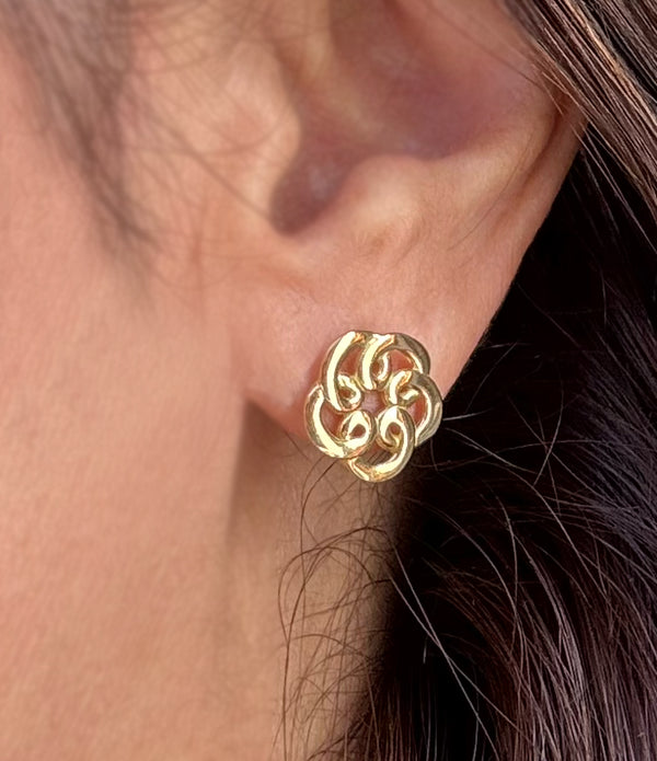 Pendientes Tous Flor en oro amarillo 18k